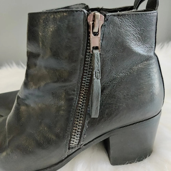 Steve Madden Peele Leather Ankle Booties - Picture 3 of 7